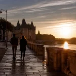 Week end touraine à Tours : quai de la Loire au coucher du soleil