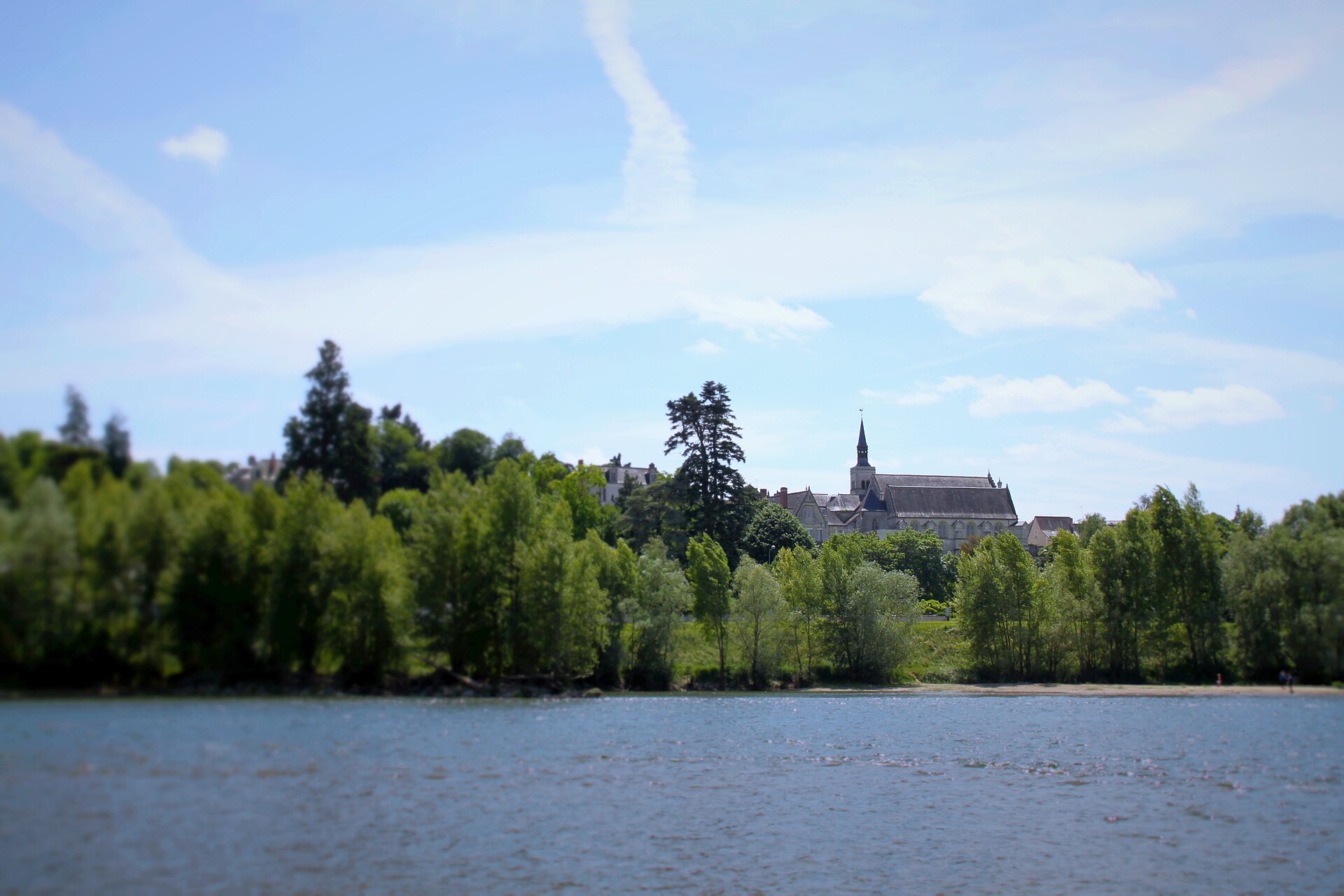 Montlouis-sur-Loire vue depuis la Loire